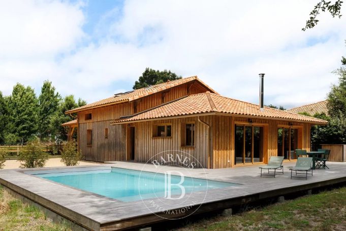 A vendre jolie maison en bois 5 PIECES 150 M² PROCHE MER ET GOLF MOLIETS-ET-MAA