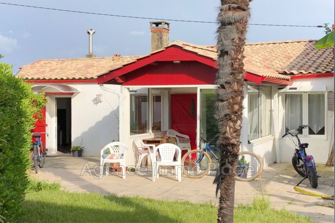 MAISON  6 PIECES 105 M2 BORD DE MER SOULAC SUR MER