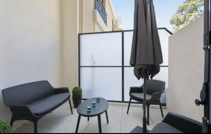 APPARTEMENT T2 41 M2 TERRASSE PLAGE à PIED CANNES