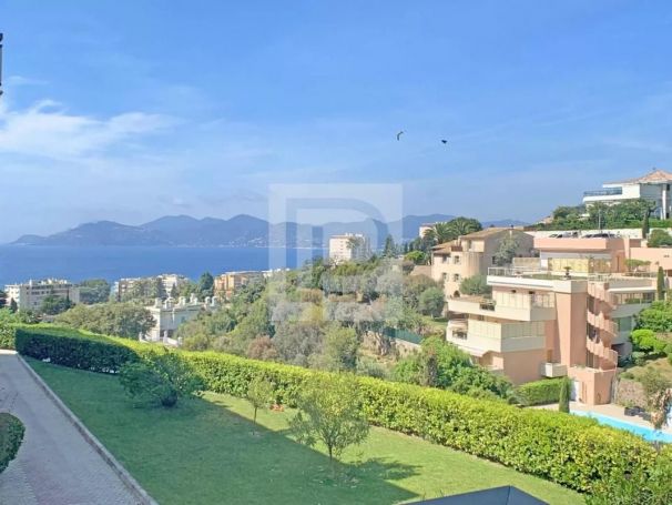 APPARTEMENT T4 121 M2 TERRASSE VUE MER CANNES