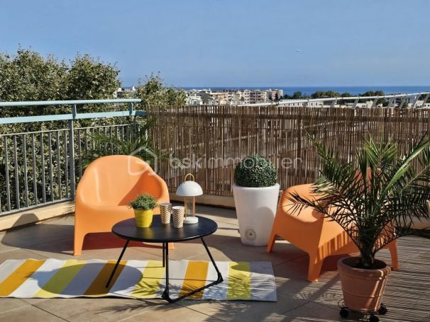 APPARTEMENT T3 62 M2 TERRASSE BORD DE MER CAGNES SUR MER