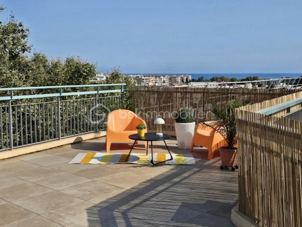 APPARTEMENT T3 62 M2 TERRASSE BORD DE MER CAGNES SUR MER