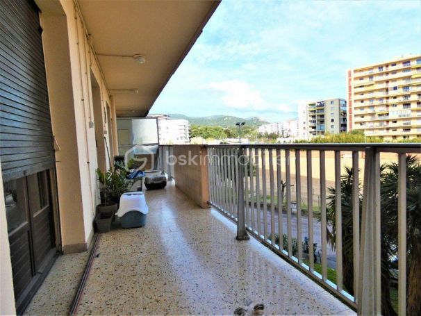 APPARTEMENT T4 100 M2 TERRASSE BORD DE MER AJACCIO