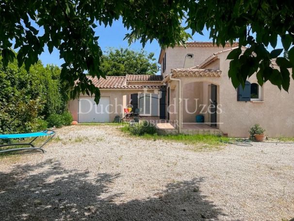 MAISON  4 PIECES 98 M2  UZES