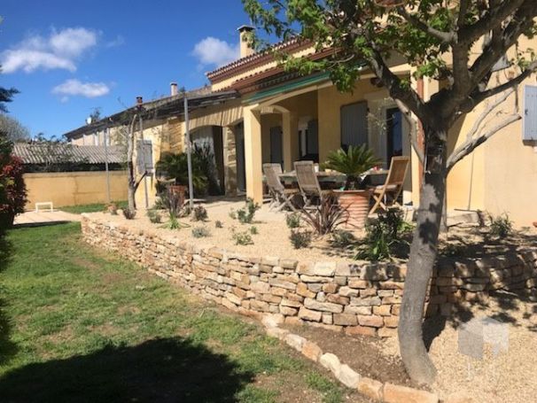 MAISON  7 PIECES 165 M2  NIMES