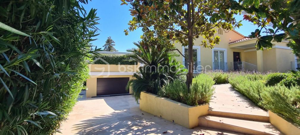 MAISON  6 PIECES 250 M2 VUE MER ROQUEBRUNE CAP MARTIN