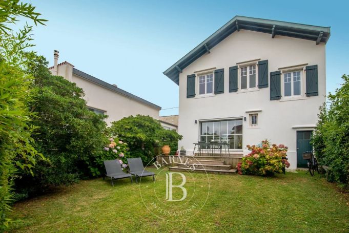 MAISON  DE MAîTRE BORD DE MER BIARRITZ