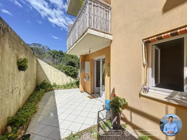 APPARTEMENT T3 58 M2 TERRASSE BORD DE MER MENTON