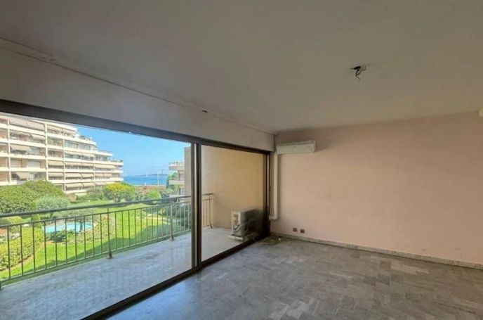 A vendre APPARTEMENT DE PRESTIGE T3 77 M2 BORD DE MER CANNES