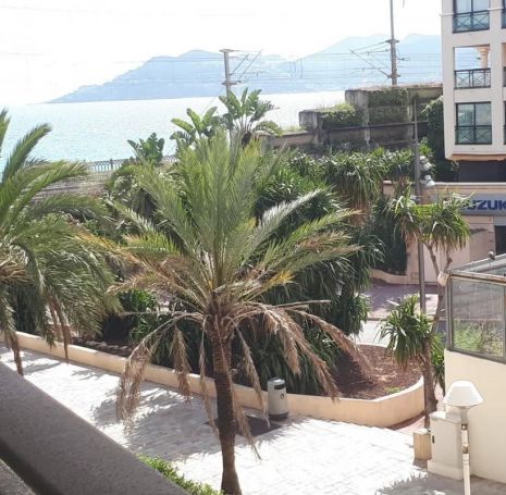 APPARTEMENT DE PRESTIGE T3 77 M2 BORD DE MER CANNES