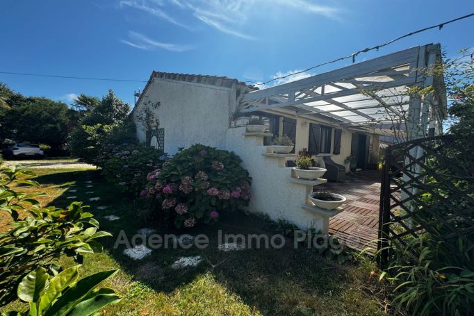 MAISON  4 PIECES 87 M2 BORD DE MER VENSAC