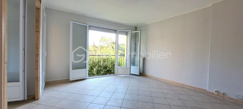 APPARTEMENT T4 65 M2  SALON DE PROVENCE