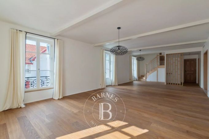 A vendre tres bel appartement t5 150 m² renove centre ville BIARRITZ