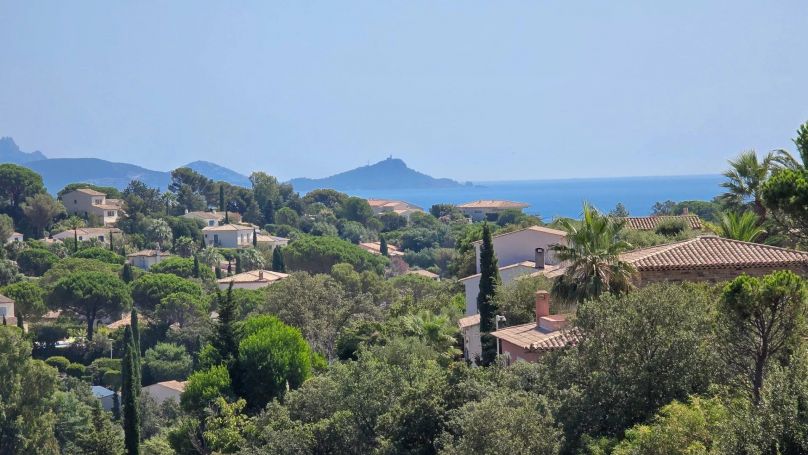 A vendre VILLA CONTEMPORAINE 4 pieces 210 m² VUE mer  LES ISSAMBRES