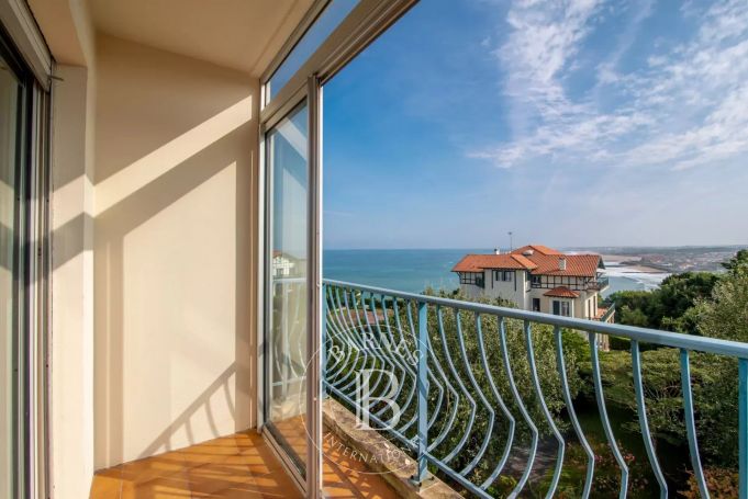 A vendre APPARTEMENT T3 73 M² VUE MER BIARRITZ LE PHARE