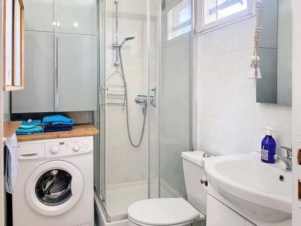 A louer STUDIO 21 M2 BORD DE MER GOLFE JUAN