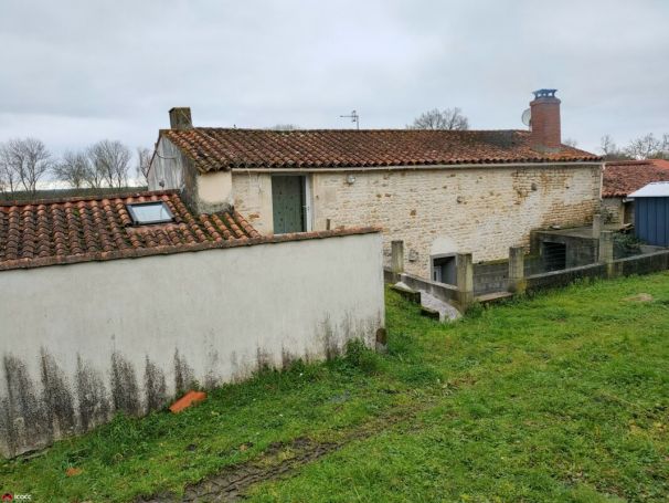 A vendre MAISON PIERRE PROCHE DE LA NATURE 85320 La Bretonniere La Claye