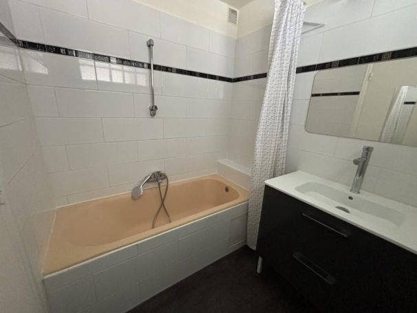 A louer APPARTEMENT T3 67 M2 BORD DE MER MARIGNANE