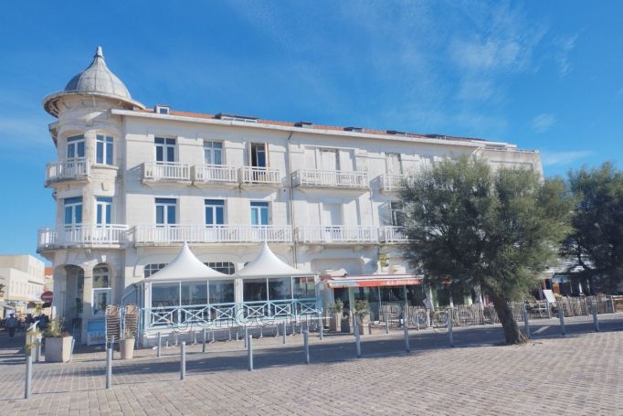 APPARTEMENT T2 12 M2 BORD DE MER SOULAC SUR MER Front de mer