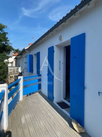 APPARTEMENT T3 40 M2 BORD DE MER LONGEVILLE SUR MER