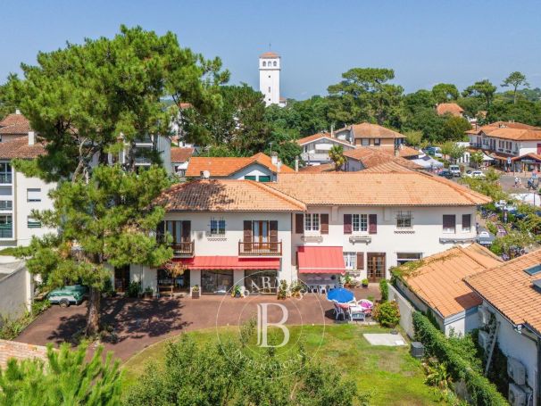 A vendre BELLE MAISON 10 PIECES 315 M² CENTRE-VILLE HOSSEGOR