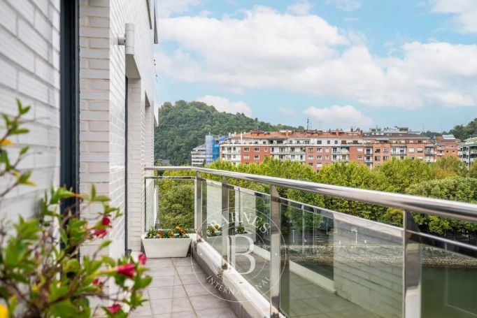 APPARTEMENT  70 M2 TERRASSE BORD DE MER SAN SEBASTIÃ¡N