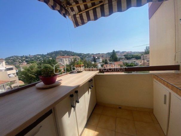 APPARTEMENT T3 59 M2 TERRASSE BORD DE MER CANNES