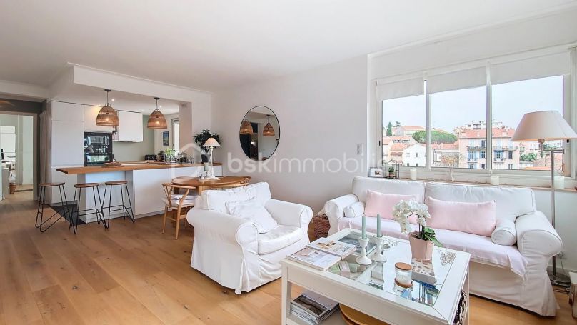 APPARTEMENT T3 82 M2 TERRASSE VUE MER CANNES