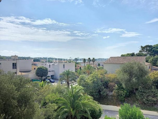 APPARTEMENT T4 77 M2 TERRASSE VUE MER SIX FOURS LES PLAGES