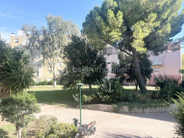 APPARTEMENT T3 70 M2 TERRASSE BORD DE MER LA GARDE