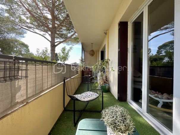 A vendre COUP DE COEUR - APPARTEMENT T3 + BALCONS + CAVE 83100 Toulon