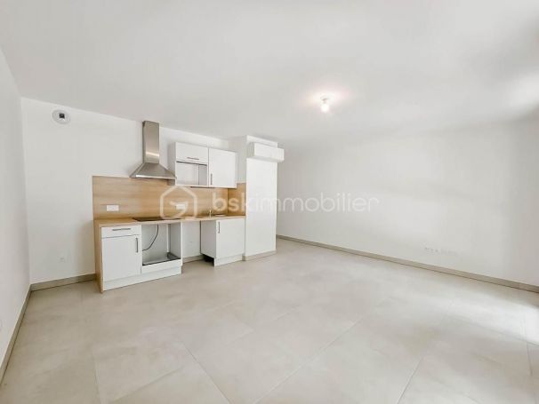 STUDIO NEUF  34 M2  NIMES