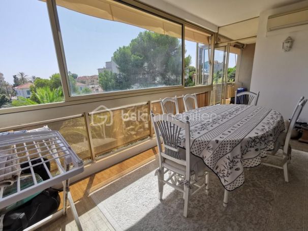 APPARTEMENT DE PRESTIGE T2 78 M2 TERRASSE BORD DE MER CANNES