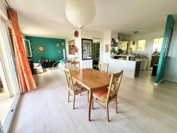 APPARTEMENT T4 75 M2 TERRASSE BORD DE MER TOULON