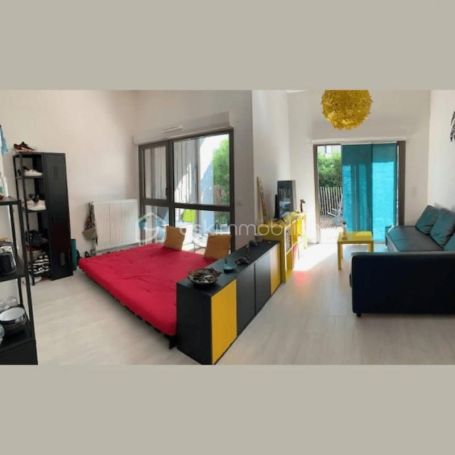 A louer APPARTEMENT T2 46 M2 TERRASSE BORDEAUX