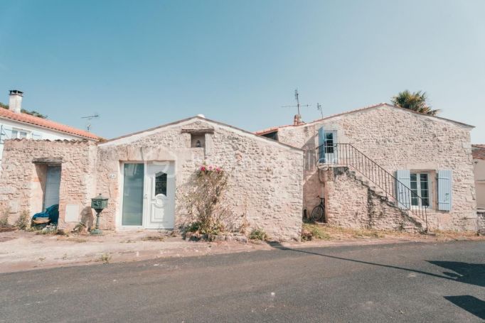 MAISON  DE MAîTRE BORD DE MER SAUJON