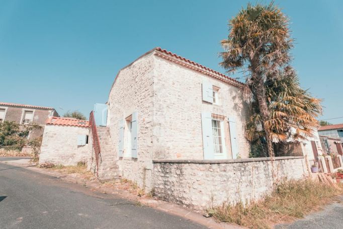 MAISON  DE MAîTRE BORD DE MER SAUJON