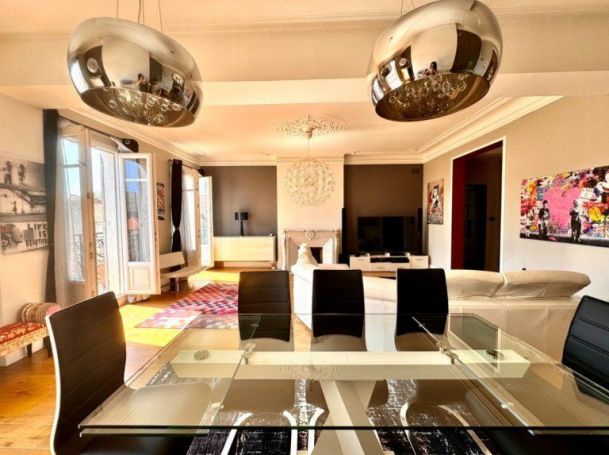 A vendre Magnifique  APPERTEMENT T5 175 M² DERNIER ETAGE Toulon