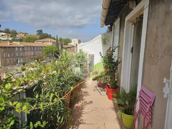 APPARTEMENT T2 28 M2 TERRASSE  AUBAGNE