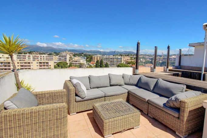 APPARTEMENT T3 75 M2 TERRASSE VUE MER CAGNES SUR MER