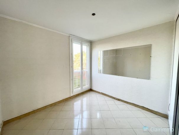 APPARTEMENT T4 65 M2  MARSEILLE 10EME