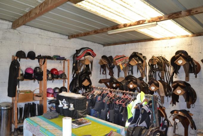 A vendre CENTRE EQUESTRE PROCHE VEULES LES ROSES