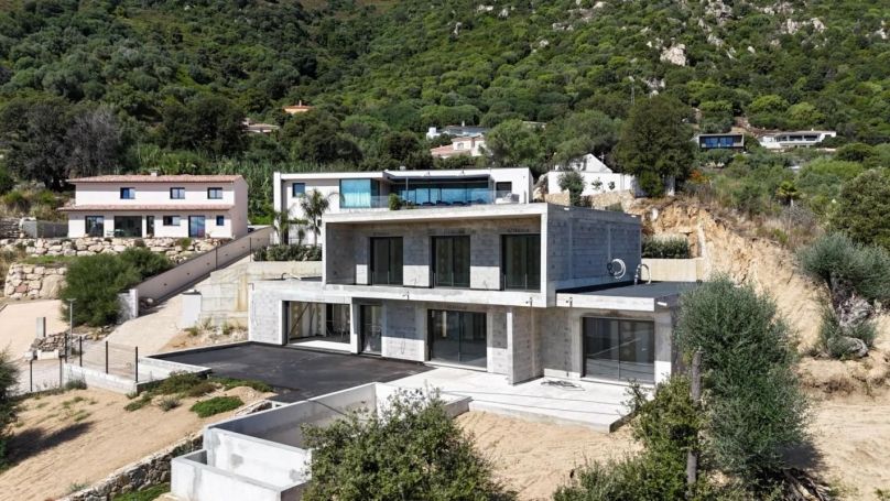 MAISON  DE MAîTRE BORD DE MER AJACCIO