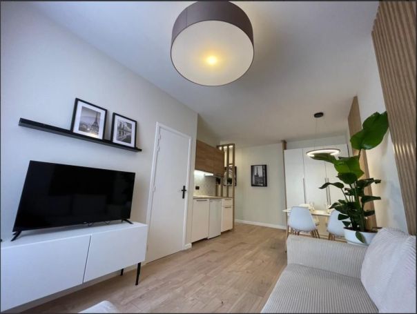 A louer APPARTEMENT T2 29 M2 BORD DE MER CANNES