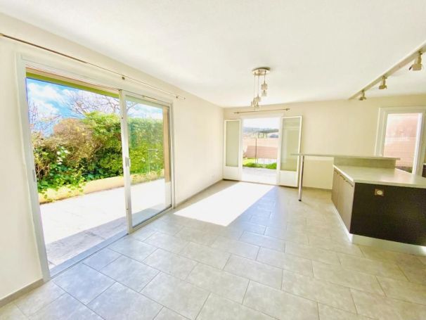 A louer APPARTEMENT T4 85 M2 TERRASSE SOPHIA ANTIPOLIS