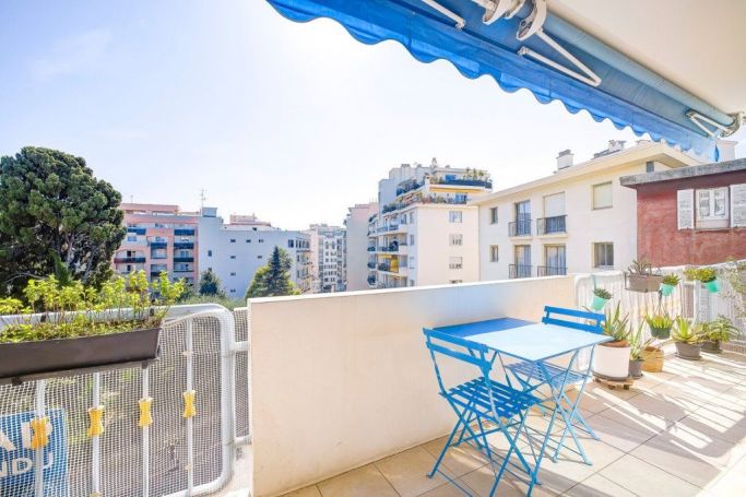 APPARTEMENT DE PRESTIGE T4 95 M2 TERRASSE BORD DE MER NICE