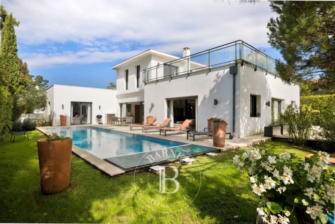 A vendre JOLIE MAISON 8 PIECES 400 M² CONTEMPORAINE ANGLET