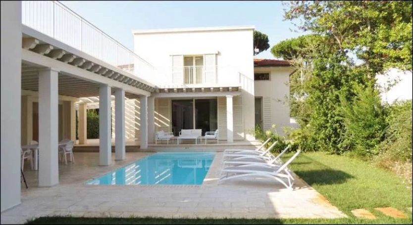 A vendre TRES belle villa moderne 6 PIECES 260 M² VUE MER Pietrasanta