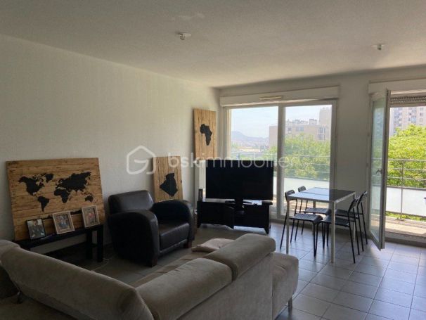 A vendre EN EXCLUSIVITE !!!!   *** T2 LUMINEUX AVEC TERRASSE, PARKING  *** 13015 Marseille 15E Arrondissement