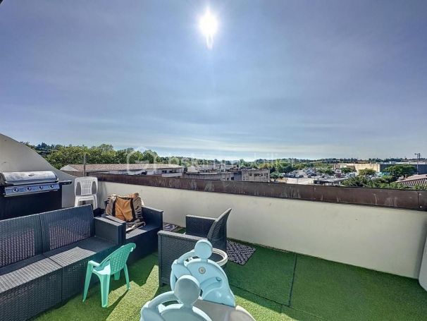 APPARTEMENT T3 63 M2 TERRASSE  CLERMONT L HERAULT